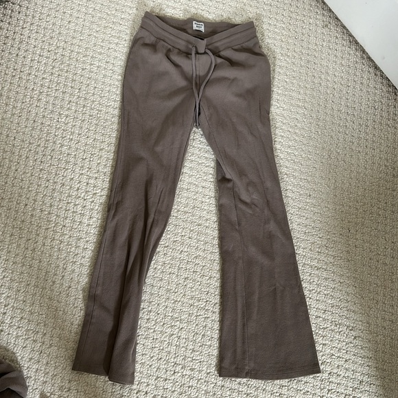 Aritzia Sunday best set - Picture 3 of 5